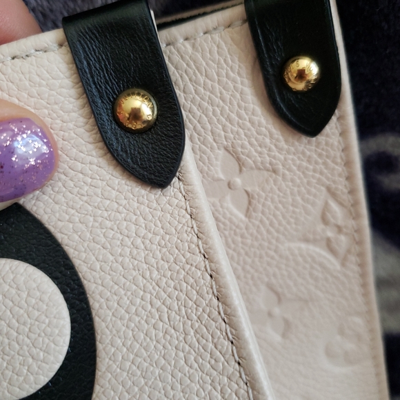 LOUIS VUITTON Crafty Onthego Giant Flower Monogram Ivory Black Bag - Picture 5 of 12